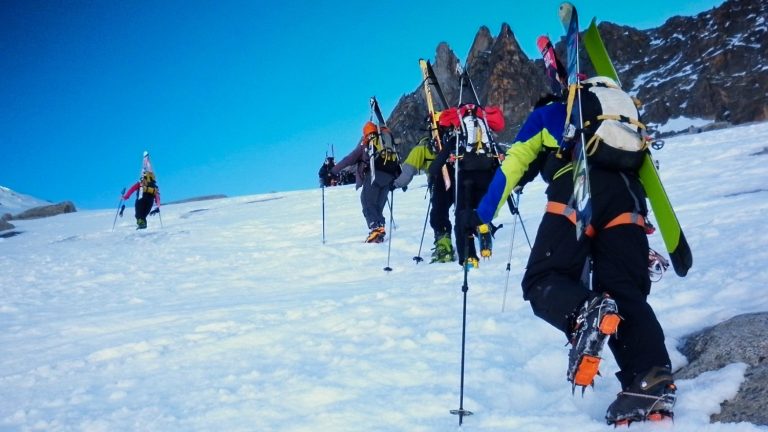 Comment bien choisir ses skis de randonnée ?