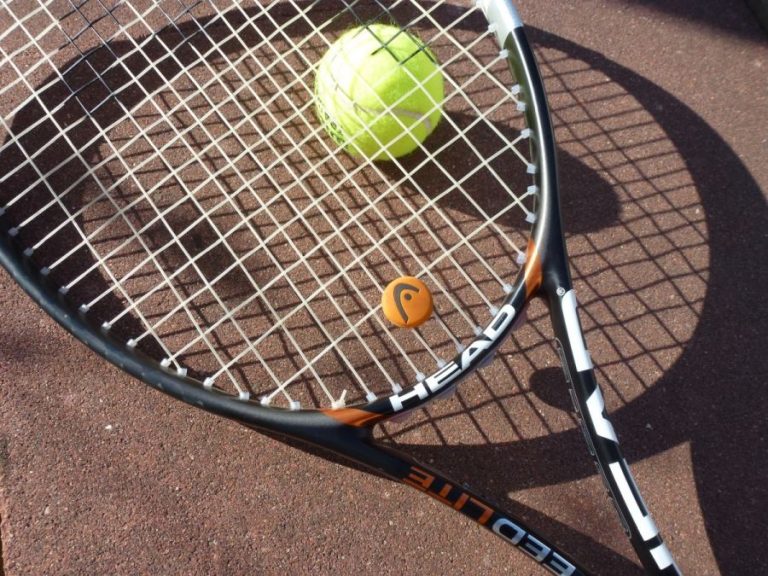 Comment bien jouer au tennis ?